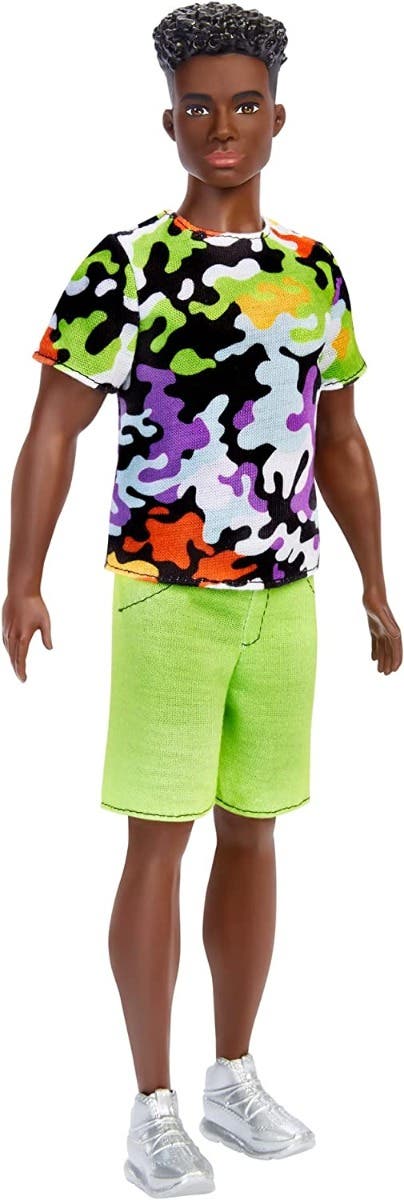 Barbie Fashion Doll & Beauty Ken Playera Camo