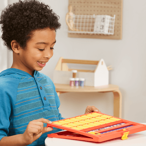 ¿Adivina Quién? Personajes Misteriosos, Juegos de Mesa