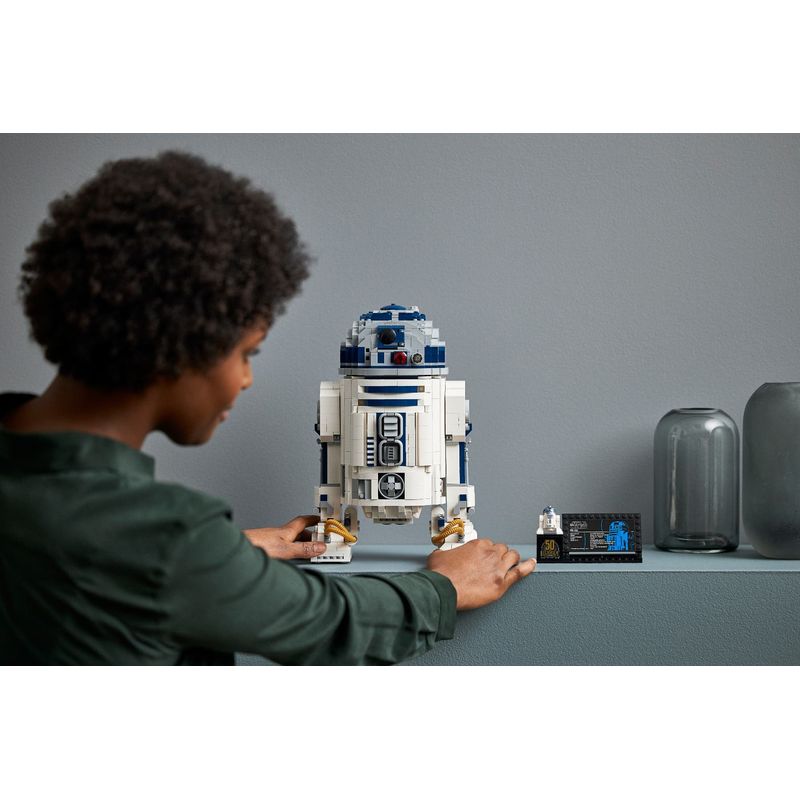 LEGO-Star-Wars-R2-D2-75308