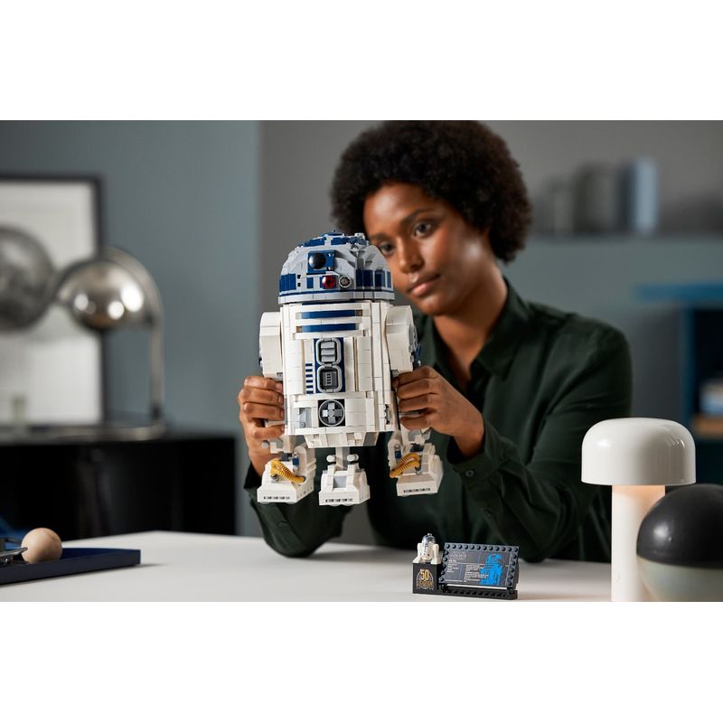 LEGO-Star-Wars-R2-D2-75308