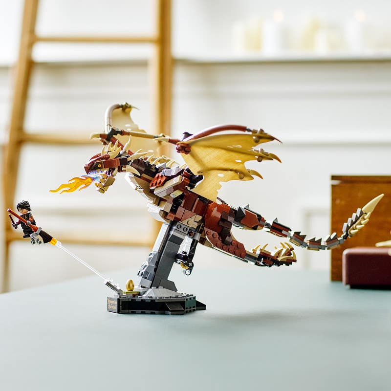 LEGO-Harry-Potter-Dragon-Colacuerno-Hungaro-76406