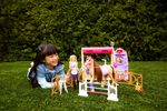 Mattel-Barbie-Establo-De-Los-Sueños-HXJ44