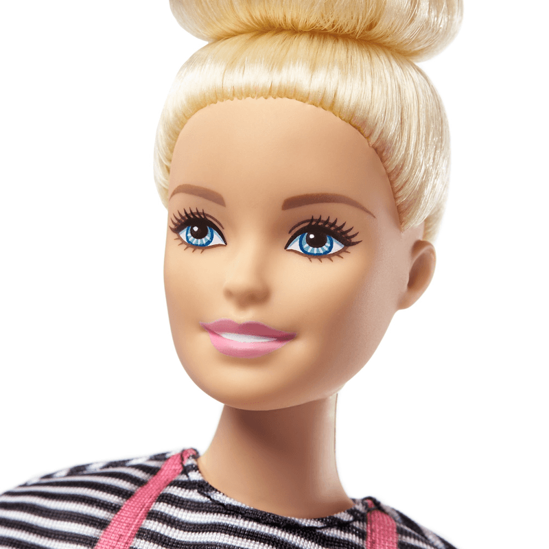 Mattel-Barbie-Careers-Cafeteria-GMW03