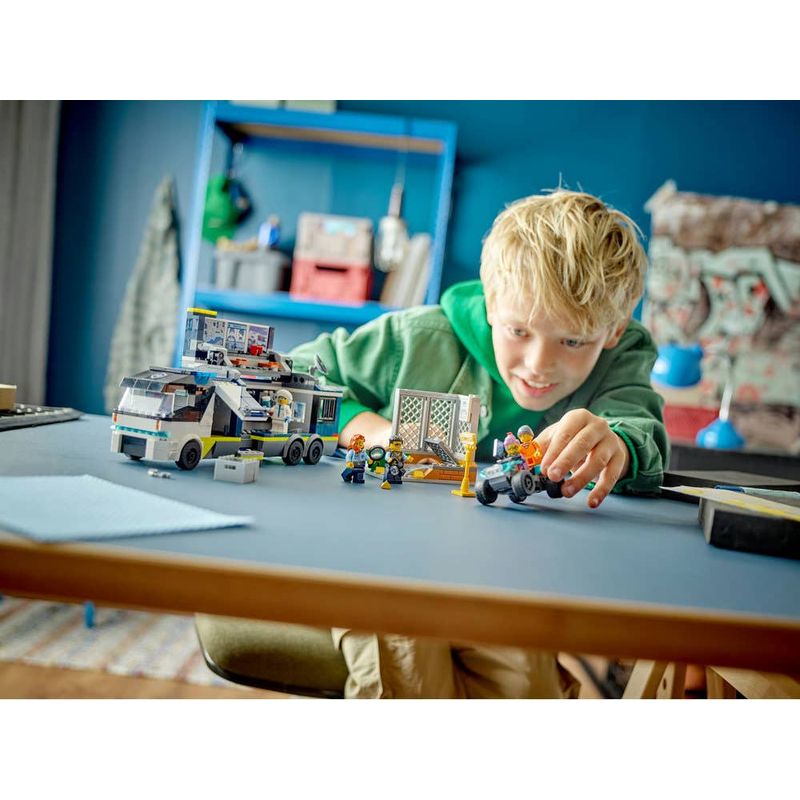 LEGO-City-Laboratorio-De-Criminologia-Movil-De-La-Policia-60418