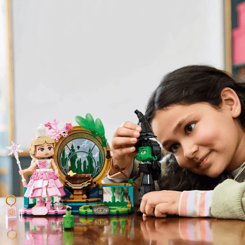 LEGO-Wicked-Figuras-de-Elphaba-y-Glinda-75682