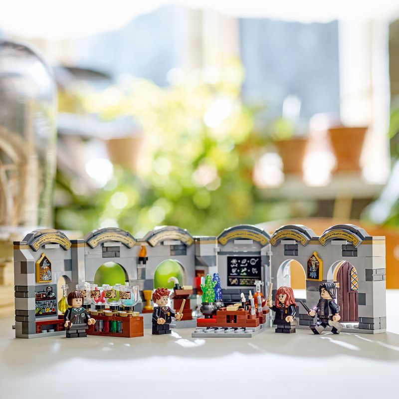 LEGO-Harry-Potter-Castillo-de-Hogwarts--Clase-de-Pociones-76431