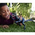 Mattel-Jurassic-World-Rastrea-y-Ataque-Indoraptor-HKY11
