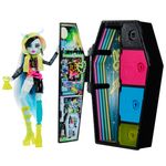 Mattel-Monster-High-Secrets-Sustos-Neon-Frankie-HNF79