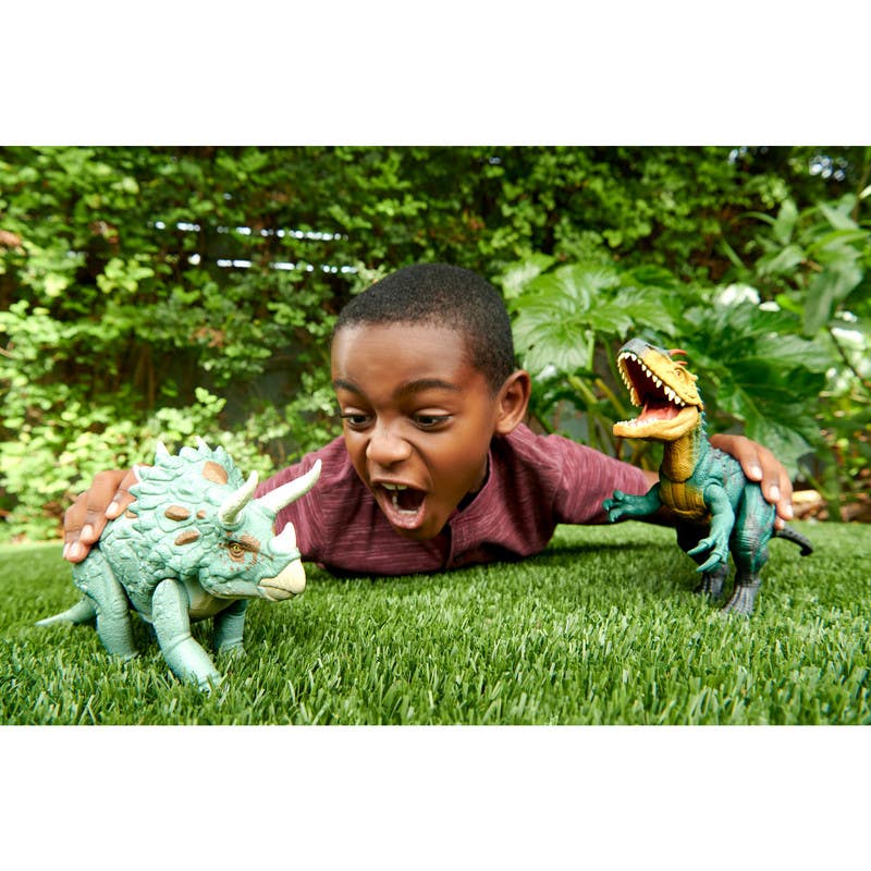 Mattel-Jurassic-World-Rastreadores-Neovenator-HTK78