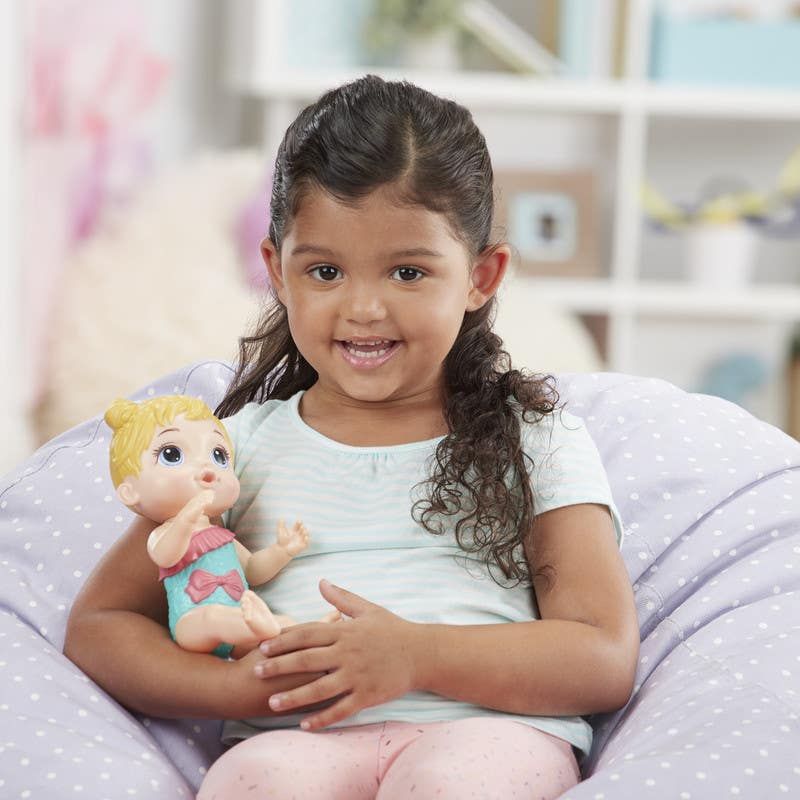 Hasbro-Baby-Alive-Bebe-Rubia-Chapoteos-Y-Abrazos-E8721