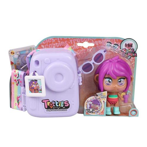 Muñeca Mini Trotties Cámara de Viaje Mel
