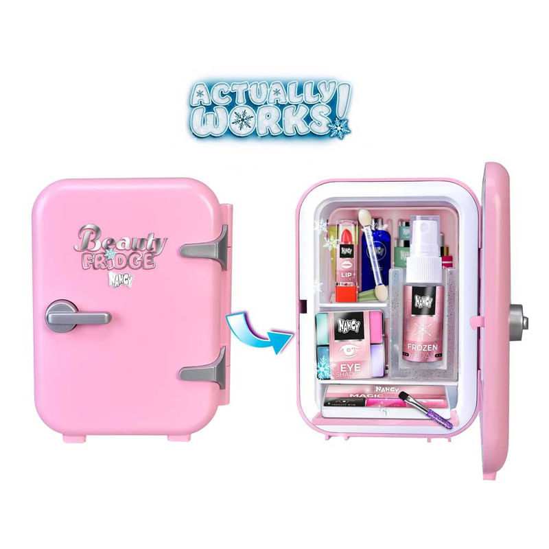 Famosa-Nancy-a-day-with-her-Beauty-Fridge-NAC74000