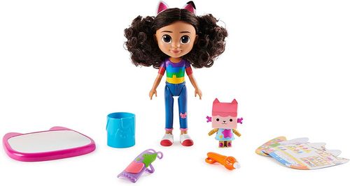 Gabby's  Doll House Muñeca con Cabello, Accesorios y Mascota